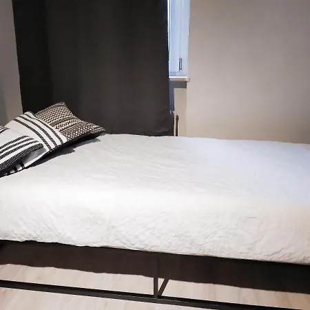 Alte Schule Gaestehaus - Fraeulein * Bitburg