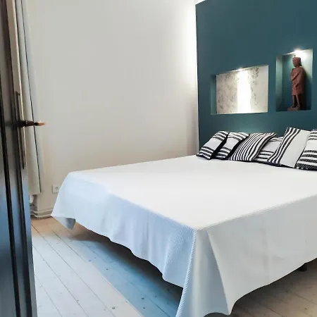 Alte Schule Gaestehaus - Fraeulein Appartement Bitburg