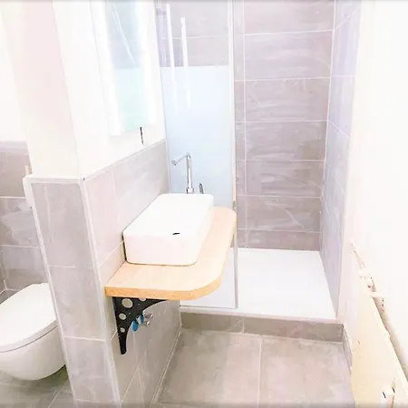 Alte Schule Gaestehaus - Fraeulein 公寓 比特堡