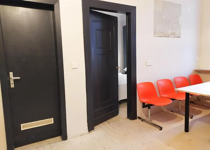 Alte Schule Gaestehaus - Fraeulein Appartement Bitburg