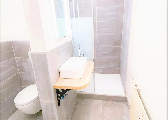 Alte Schule Gaestehaus - Fraeulein Appartement Bitburg